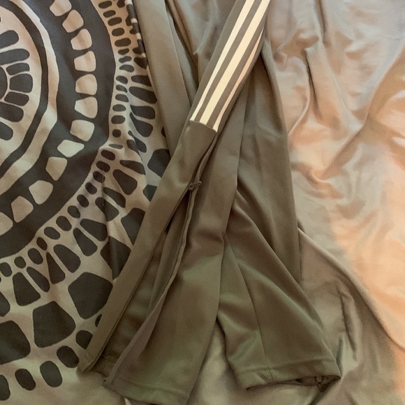 Adidas Mens joggers - Picture 2 of 4